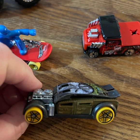 LOOSE Mattel HOT WHEELS Die Cast Cars Lot of 6 Cars - Picture 7 of 14